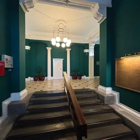 Apartment Cosy County House With Free Private Parking Sleeps Up To Four Guests York