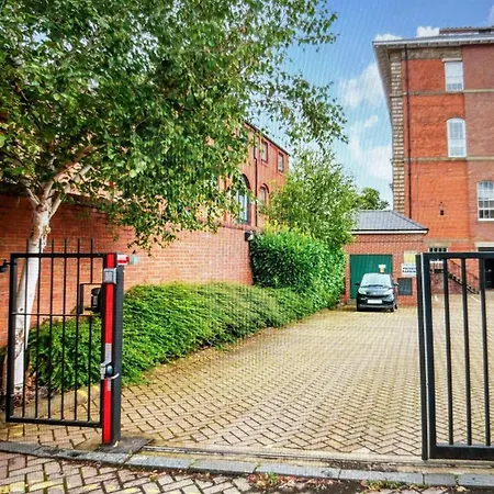 County House Centre With Parking Sleeps 4 York