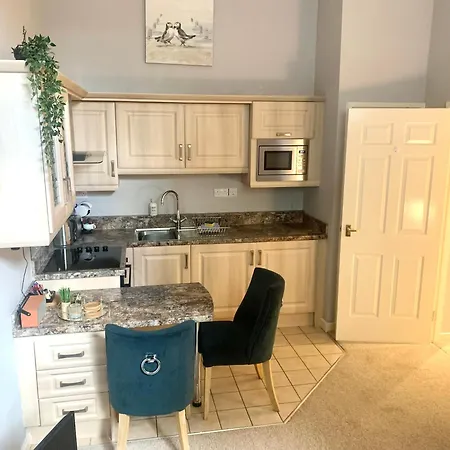 Appartamento County House Centre With Parking Sleeps 4
